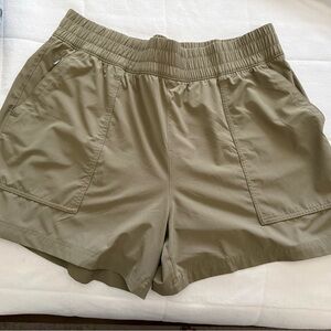Women's Elastic Waist Utility Shorts in Olive
